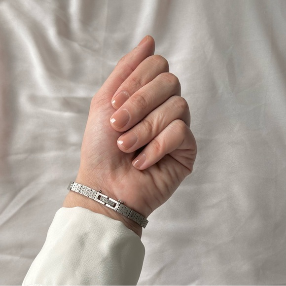 Seiko Vintage Women Watch with Blue Dial - Picture 3 of 6